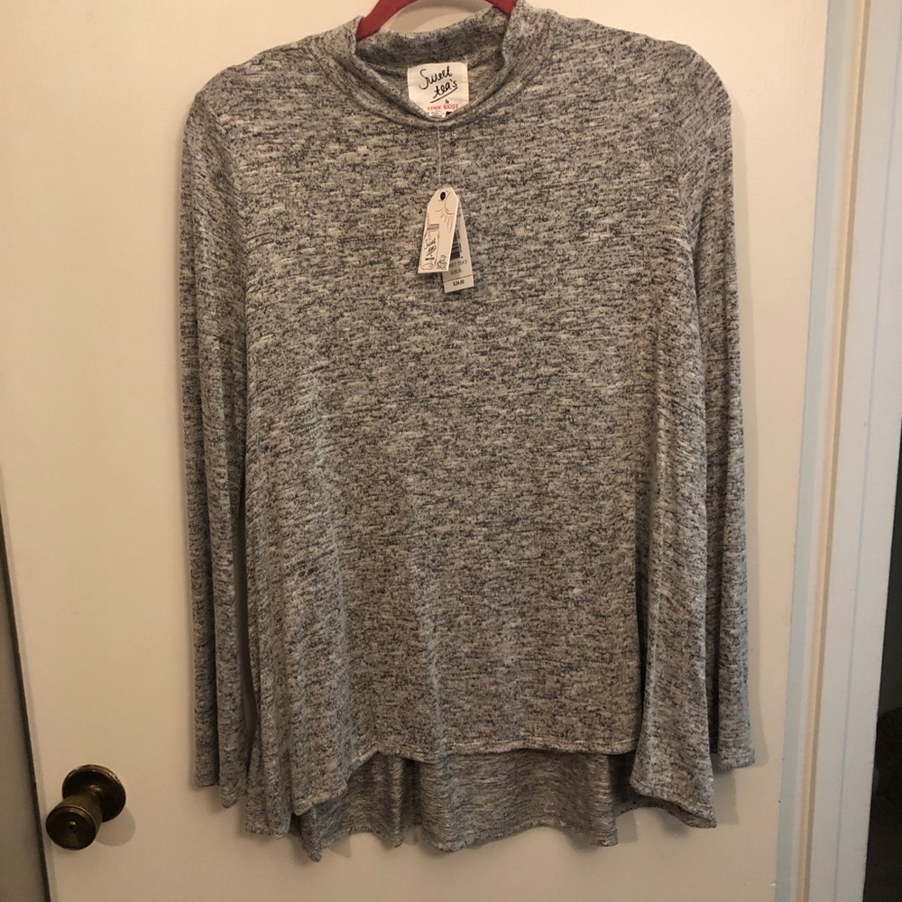 NWT - gray pullover sweater!